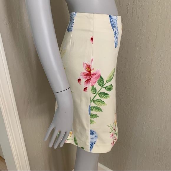 YUKA RESORT Floral Blue Vase Cotton Pencil Skirt - Picture 4 of 13